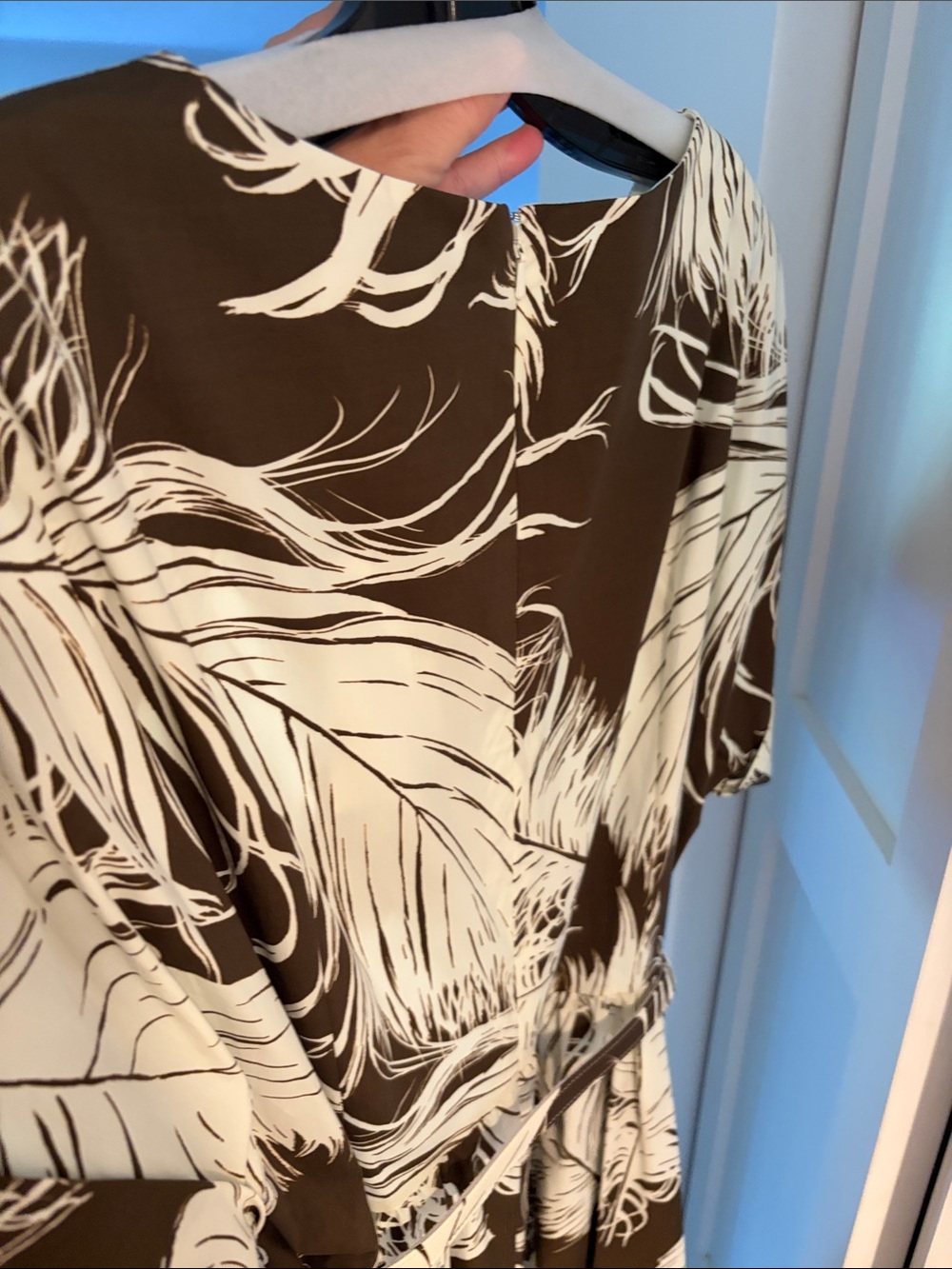 Oscar de la Renta Black and Cream Feather-Print Maxi Dress - Picture 5 of 7